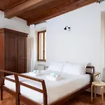 Zeno 14 Paradiso - Casa Gialla Rom